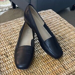 Bandolino Elegant Black Loafers